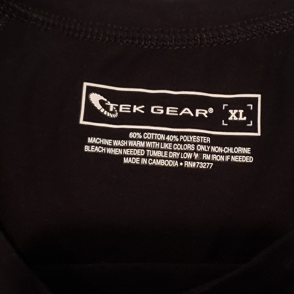 3/$15 Tek Gear Black Athletic Top XL - Picture 3 of 3